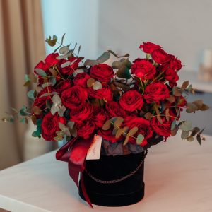 Kwiaty w pudełku "Rose & eukaliptus"