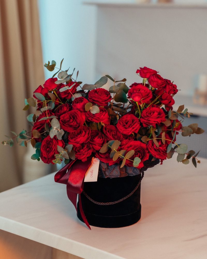 Kwiaty w pudełku "Rose & eukaliptus"