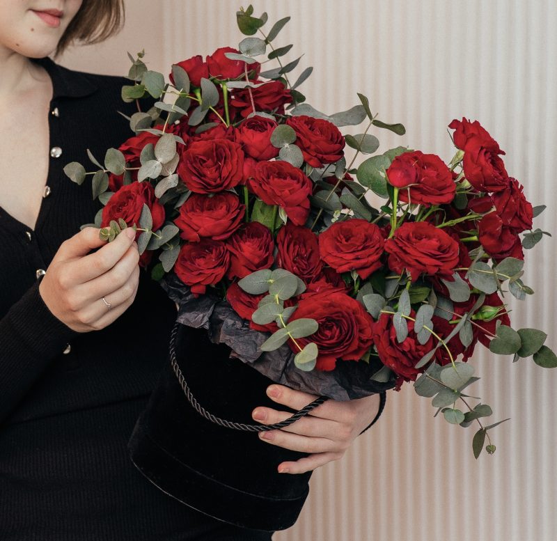 Kwiaty w pudełku "Rose & eukaliptus" - obrazek 2