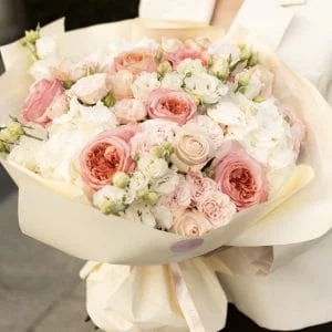 Bukiet „Delikatna elegancja” - BUKIETY AUTORSKIE | Kwiaciarnia Milosc Warszawa