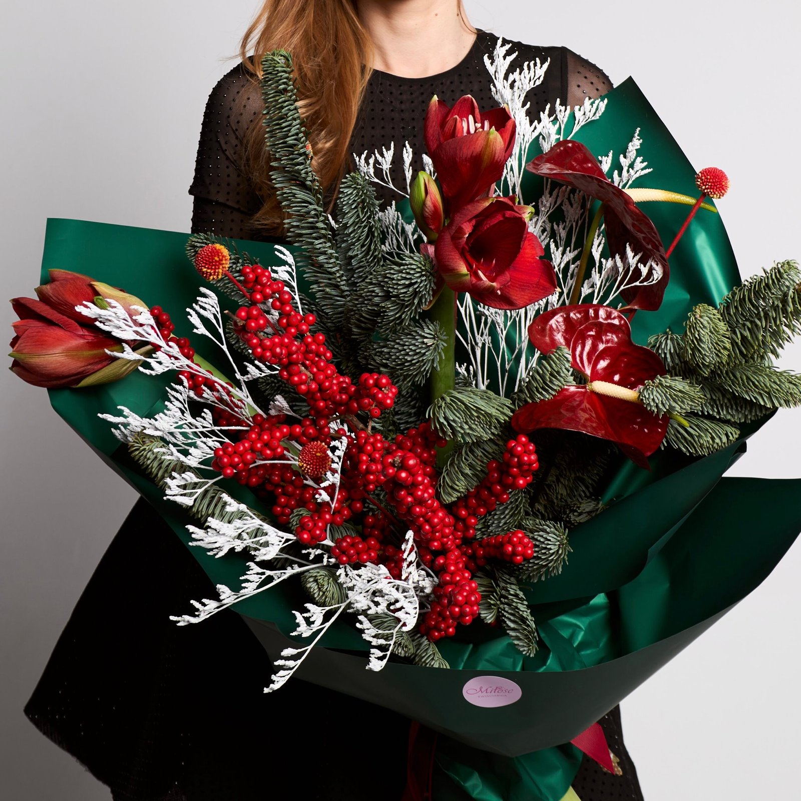 Elegancki zimowy bukiet z ileksem i nobilisem