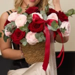 Blush & Rouge – kosz kwiatowy - zdjęcie 2 - Kwiaciarnia Miłość