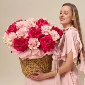 Miłość Grand Rosé – kosz róż premium - Kwiaciarnia Miłość Warszawa