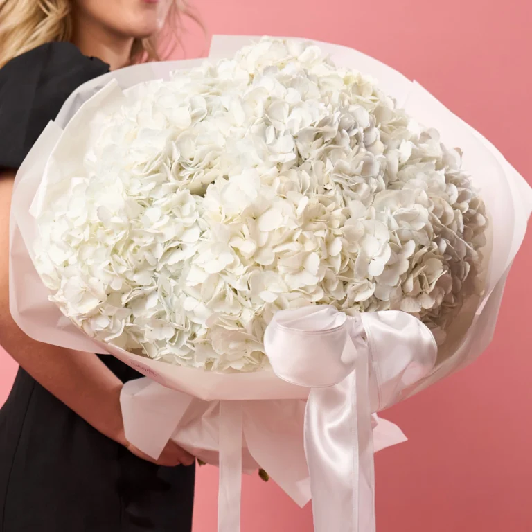Bukiet białych hortensji - zdjęcie 4 - Kwiaciarnia Miłość