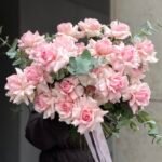 Pudrowa Elegancja – luksusowy bukiet róż - zdjęcie 4 - Kwiaciarnia Miłość