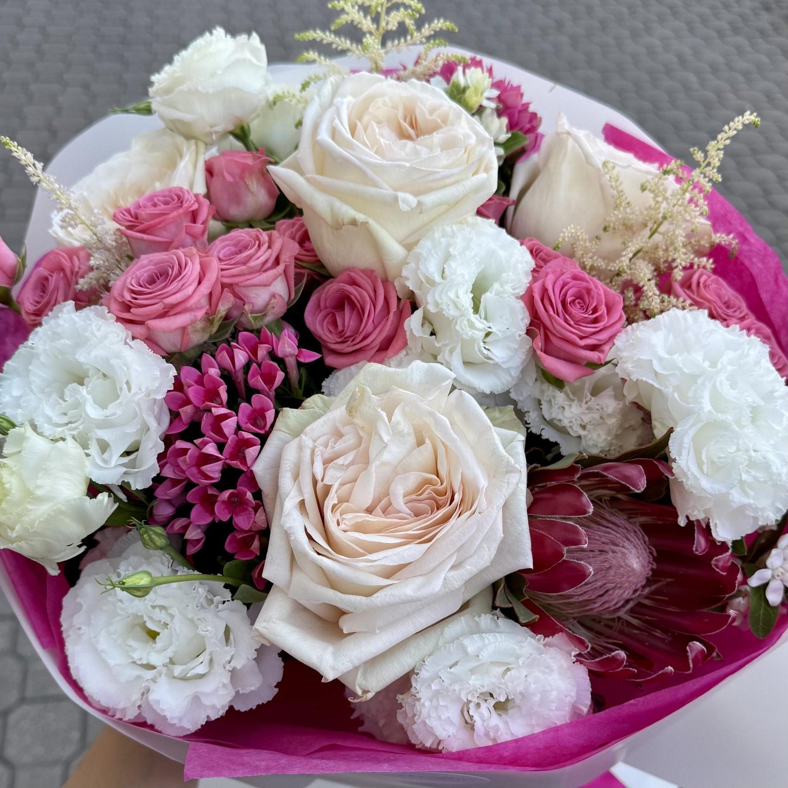 Bukiet-Fuchsia-Shade-scaled-1 - Kwiaciarnia Miłość Warszawa